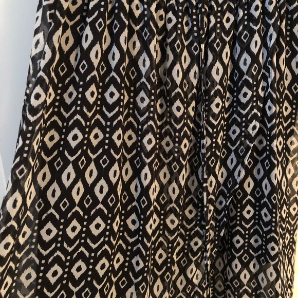 Long black and white dress - Picture 2 of 3